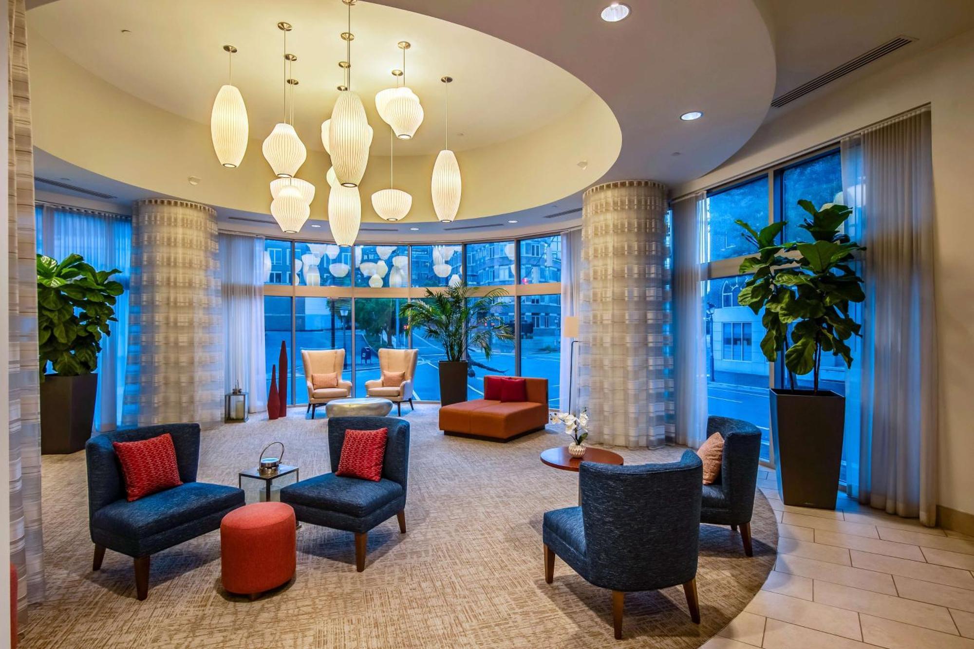 Hilton Garden Inn Alexandria Old Town National Harbor Exterior foto