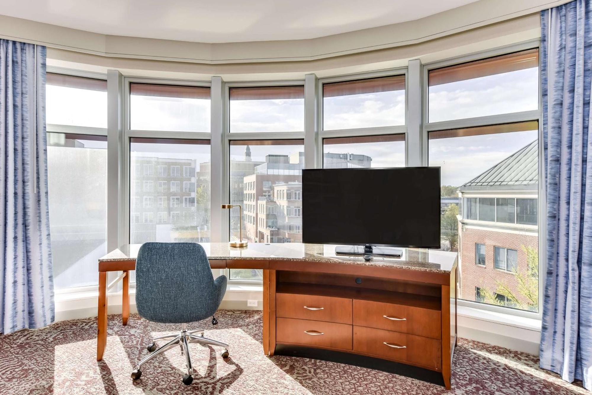 Hilton Garden Inn Alexandria Old Town National Harbor Exterior foto