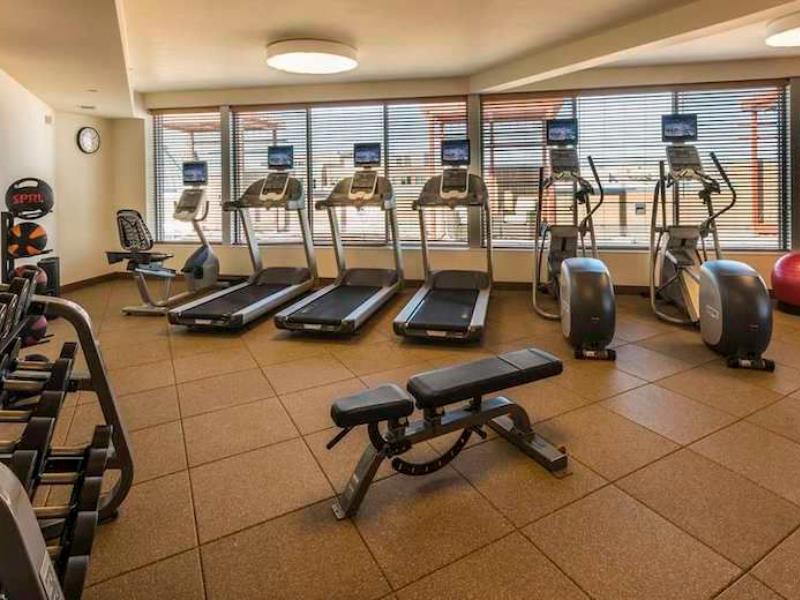 Hilton Garden Inn Alexandria Old Town National Harbor Exterior foto